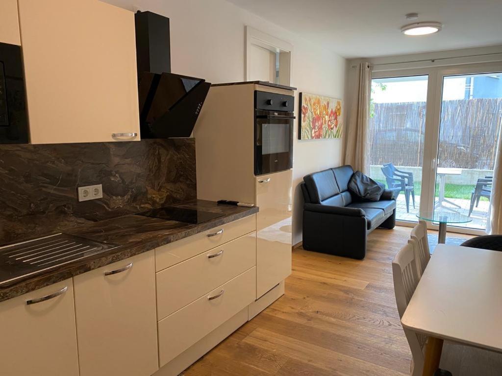 Modern Apartment With Garden Near City Center Відень Екстер'єр фото